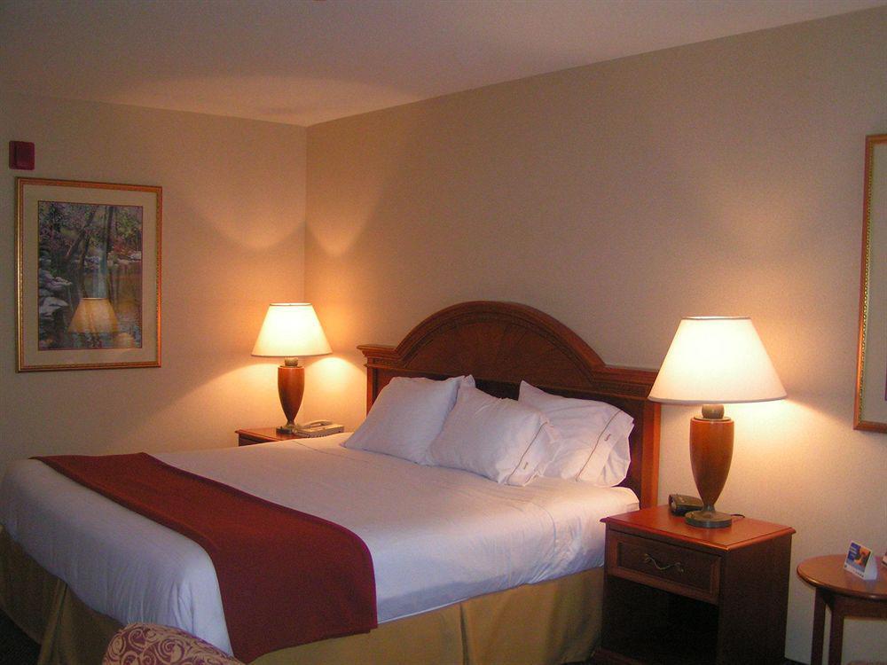 Holiday Inn Express Hotel & Suites Waterford By Ihg Номер фото