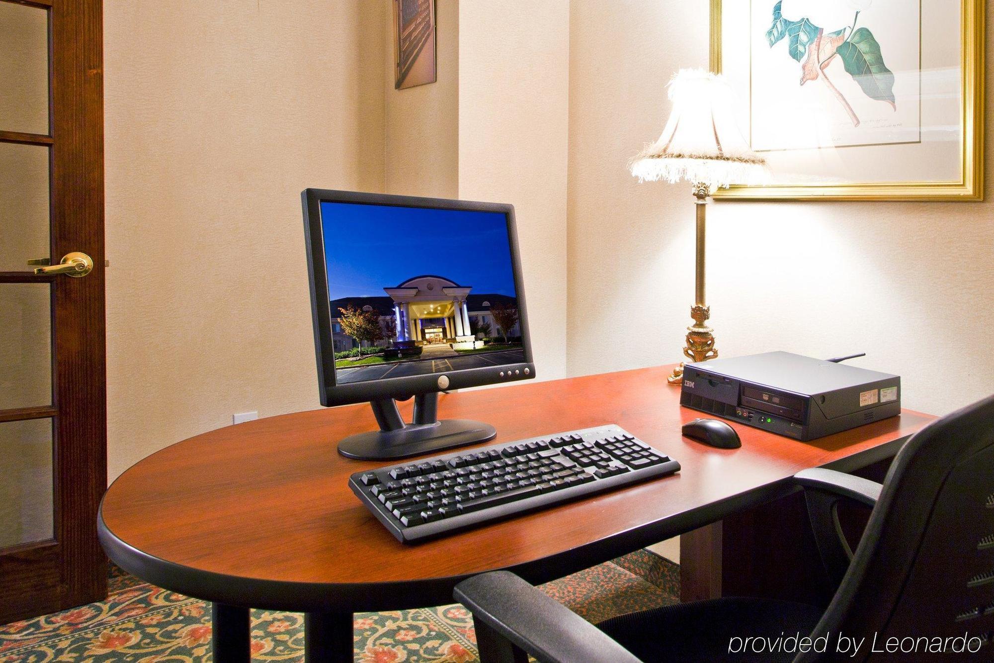Holiday Inn Express Hotel & Suites Waterford By Ihg Екстер'єр фото
